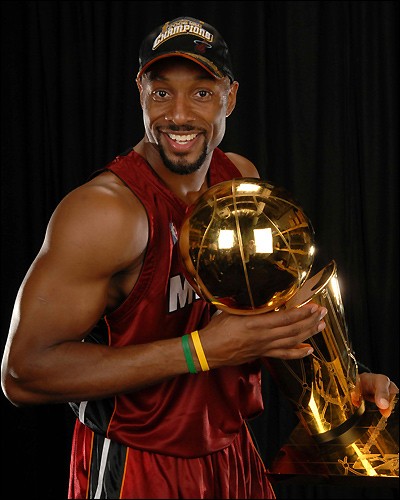 Alonzo-Mourning-Trophy_medium