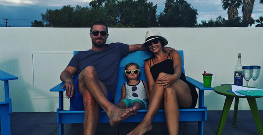 Stephen-amell-and-family
